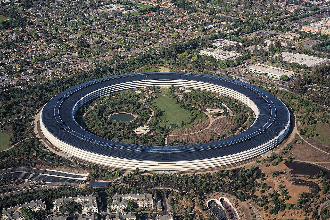 Aerial view of Apple Park, the ring-shaped Apple headquarters building in Cupertino, California